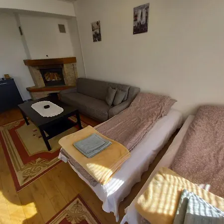 Ljupki Sa Kaminom Apartment